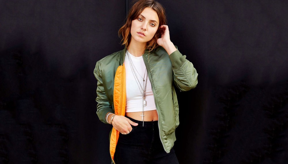 Изображение: Женский бомбер Alpha Industries MA-1W Flight Jacket