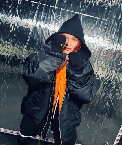 Мадонна в куртке MA-1 Flight Jacket Alpha Industries